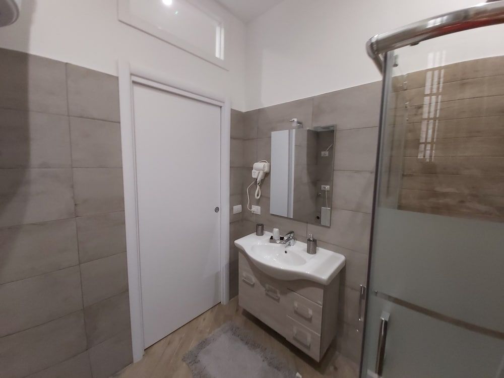 Dormire a Napoli Centro Holiday House Apartment, 2 Bedrooms, Smoking, Balcony 11