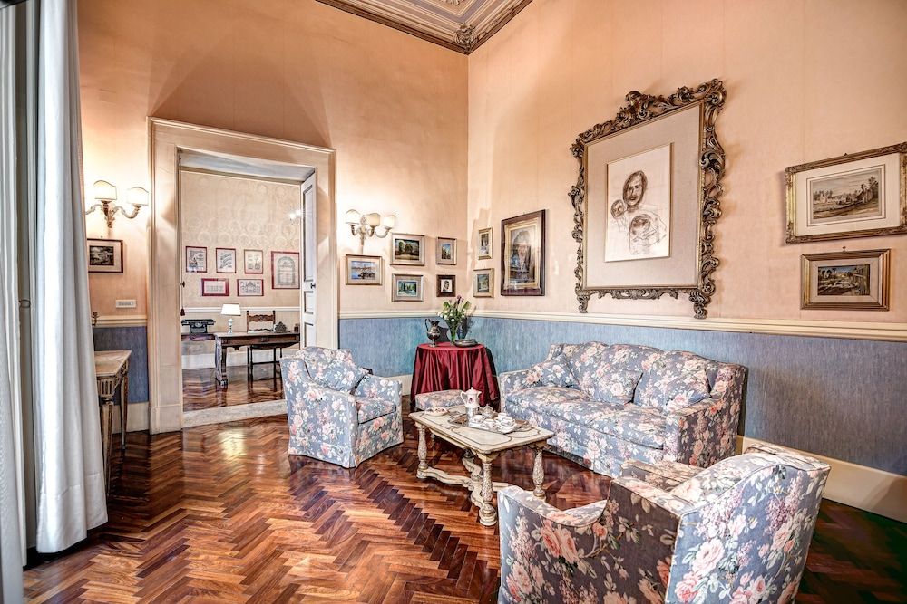 undefined Suite Borbone Royal 9