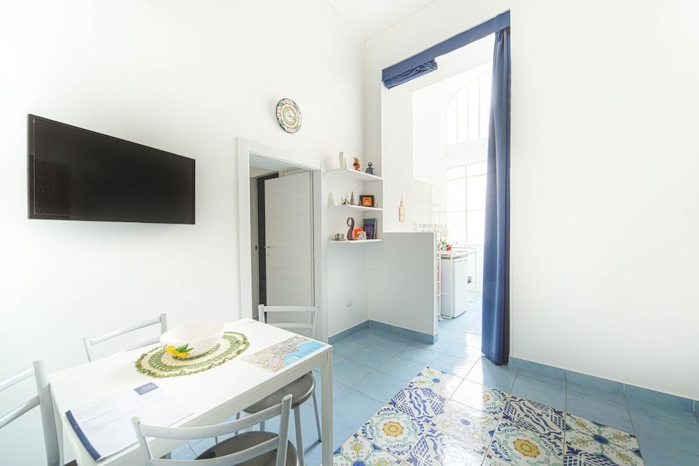 undefined Balcone su Napoli 9