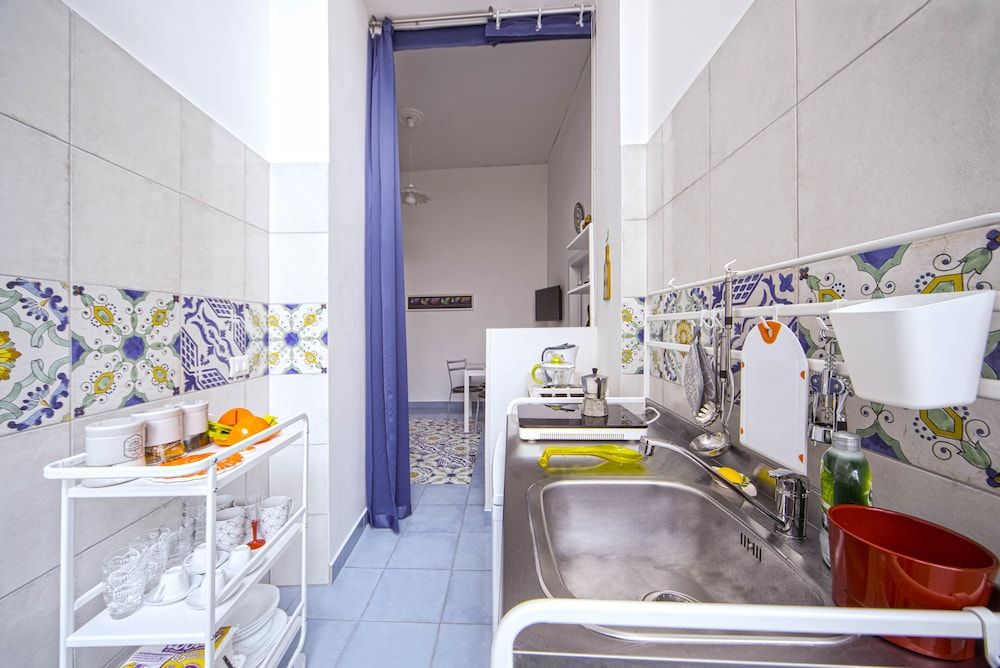 undefined Balcone su Napoli 5