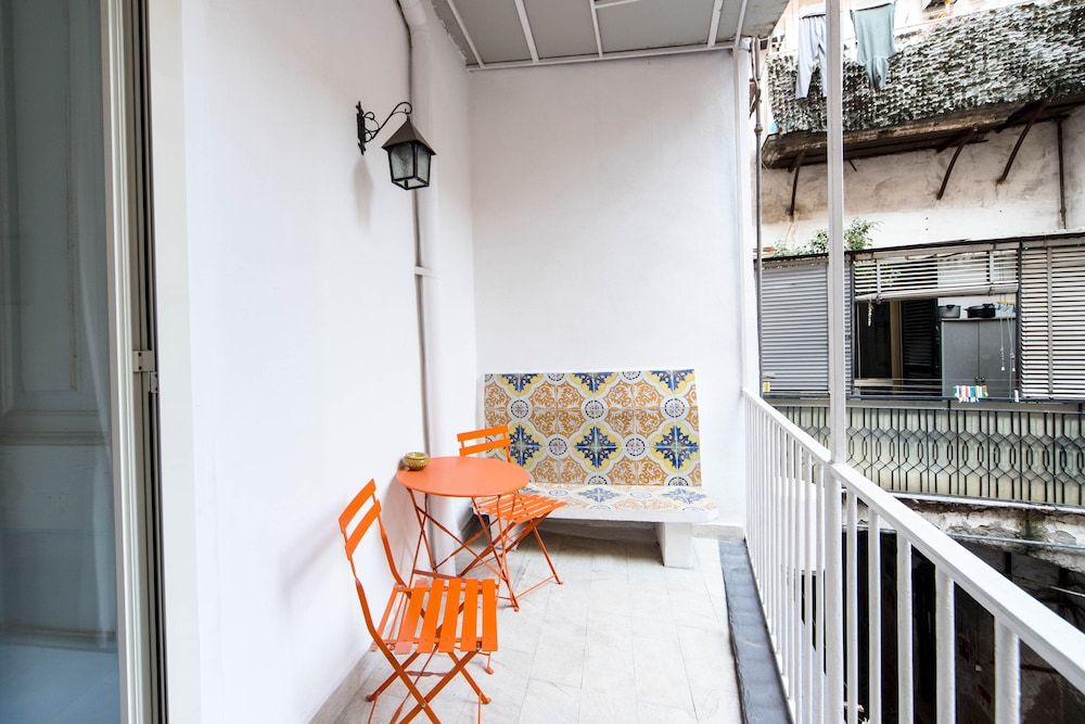 undefined Balcone su Napoli 7