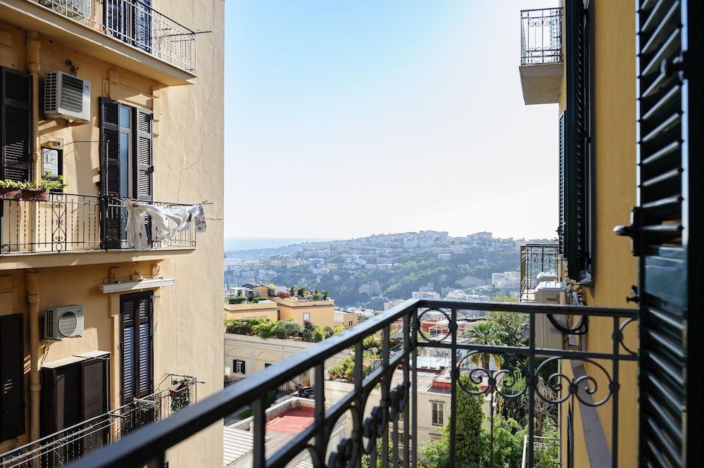 Via Aniello Falcone 72b Apartment 5