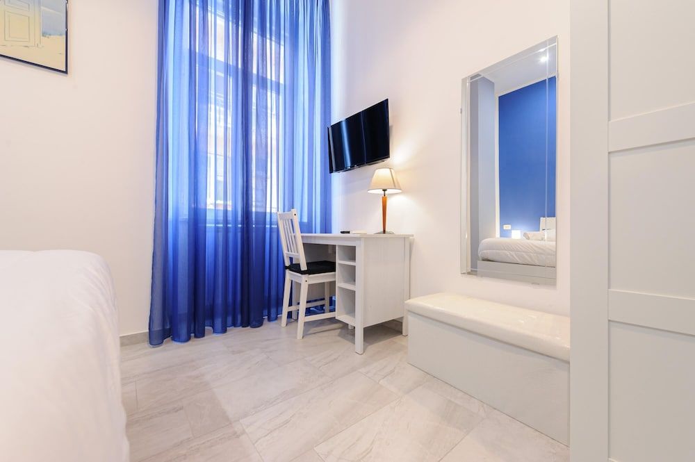 Via Aniello Falcone 72b Apartment 16
