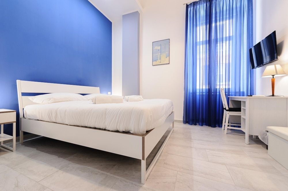 Via Aniello Falcone 72b Apartment 6