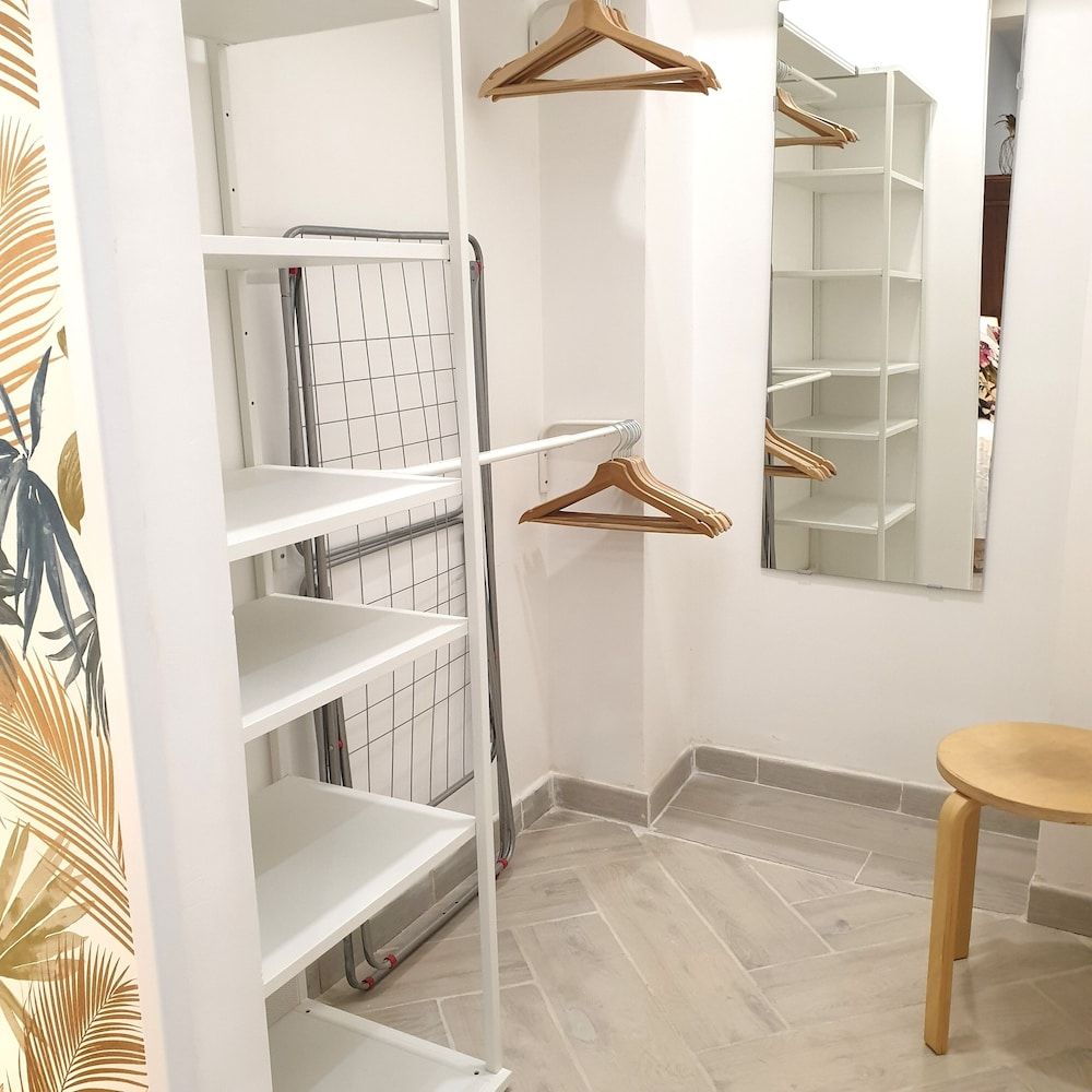 undefined Art Flat 5