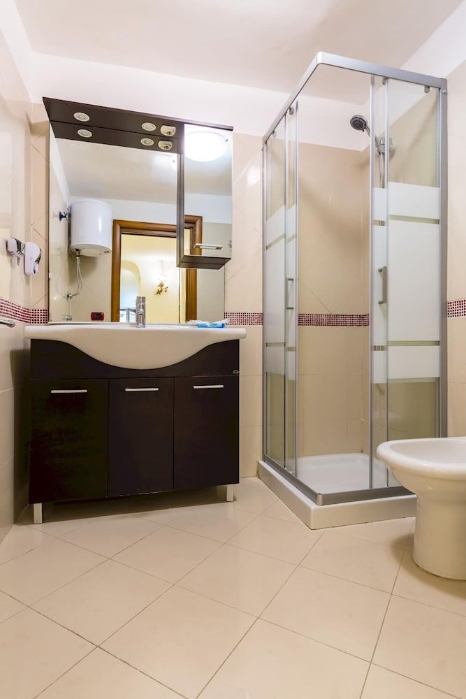 undefined QS1 - Indipendent Flat in Center 10