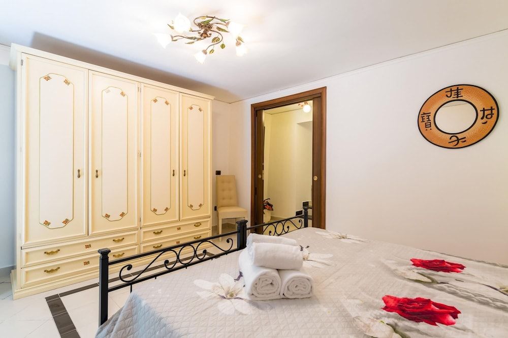 undefined QS1 - Indipendent Flat in Center 4