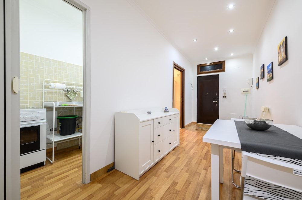 Via Lanzieri 38 in Napoli Apartment 9