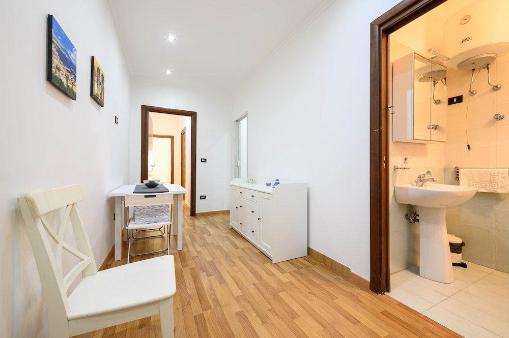 Via Lanzieri 38 in Napoli Apartment 8