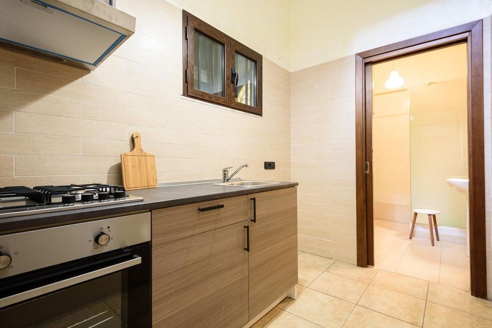 undefined Vico Lungo Teatro Nuovo 20 10