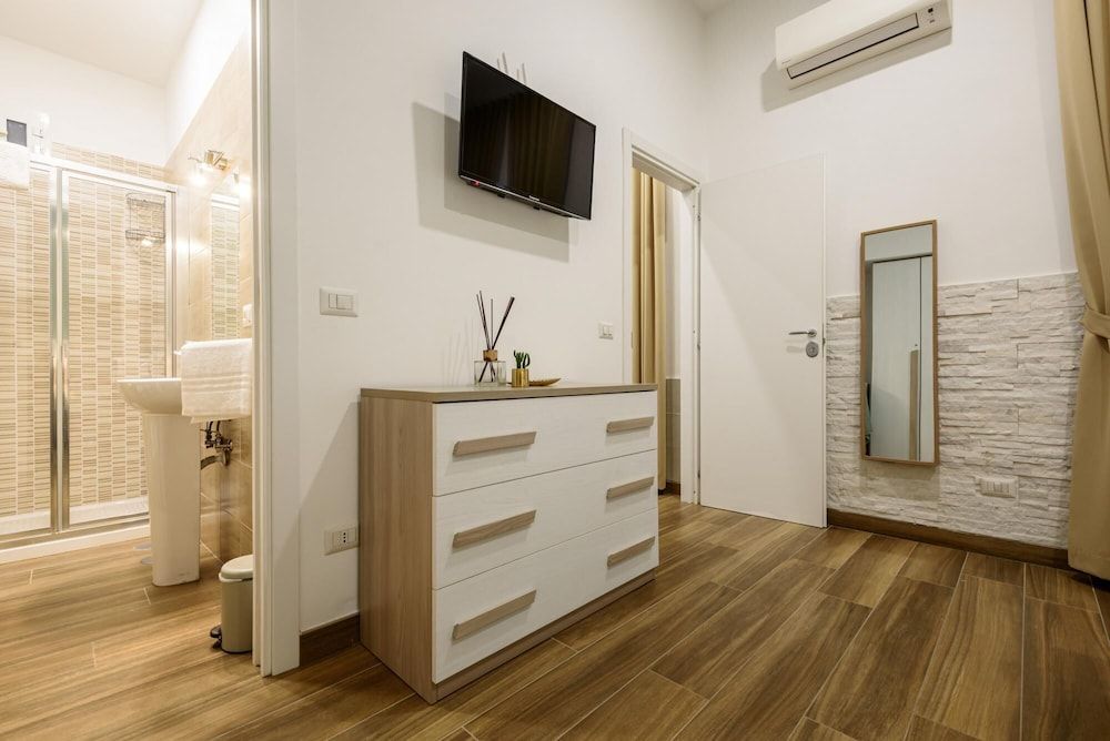 undefined Piazza Garibaldi 118 6