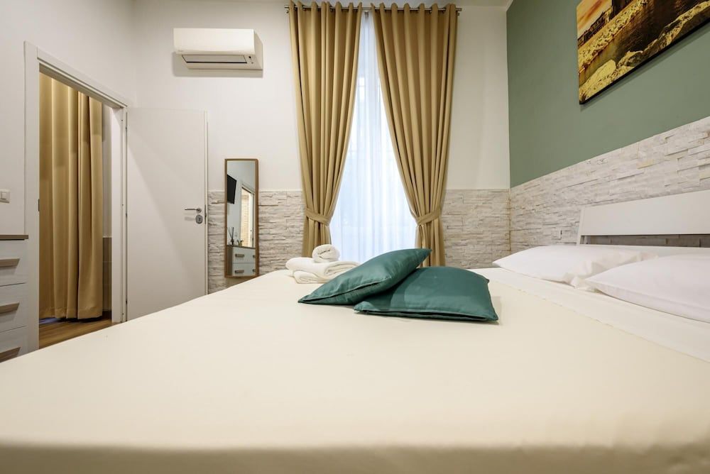 undefined Piazza Garibaldi 118 9