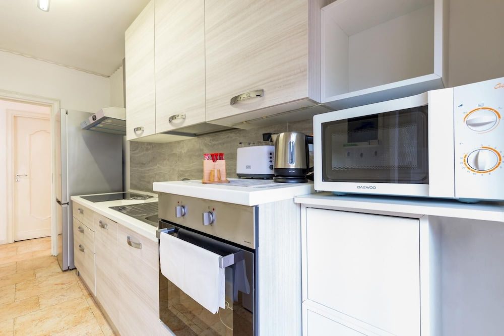 undefined Crispi 36 - Cozy Flat and Terrace by Napoliapartments 2