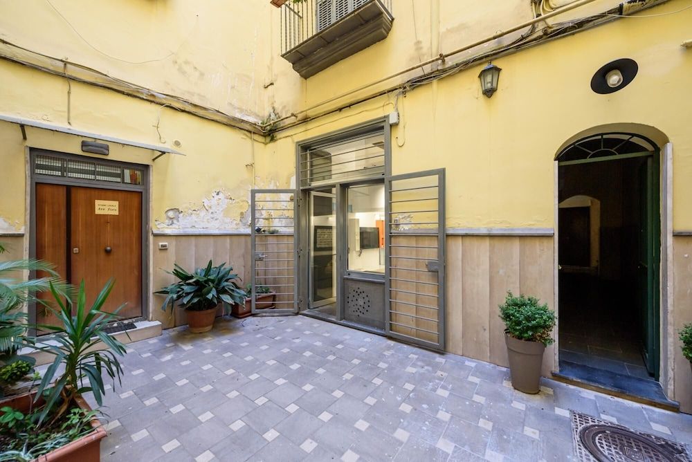 undefined Riviera di Chiaia 155 2