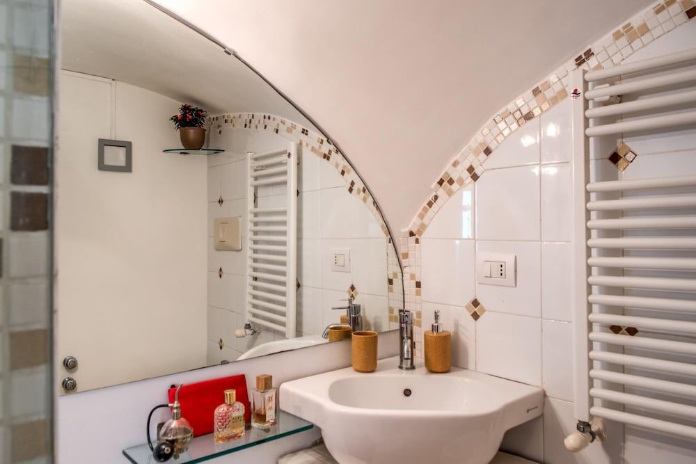 undefined Pignatelli Apartment 7