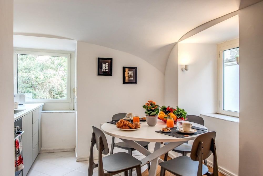 undefined Pignatelli Apartment 4