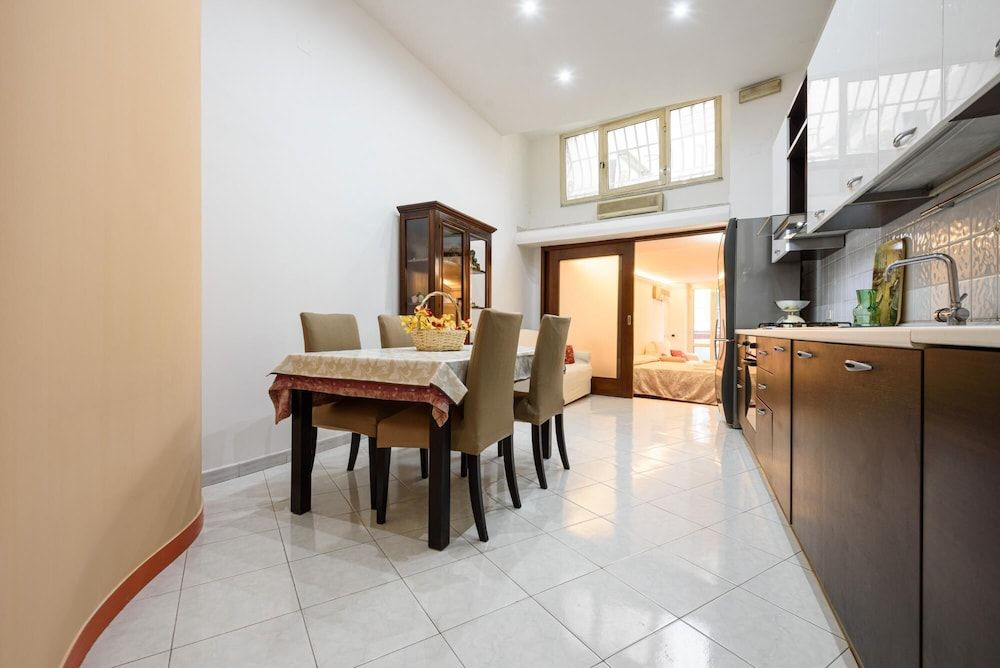 undefined Via Avvocata 25 in Napoli 7