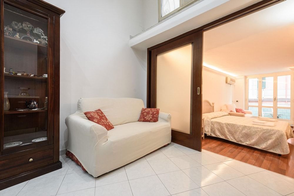 undefined Via Avvocata 25 in Napoli 6