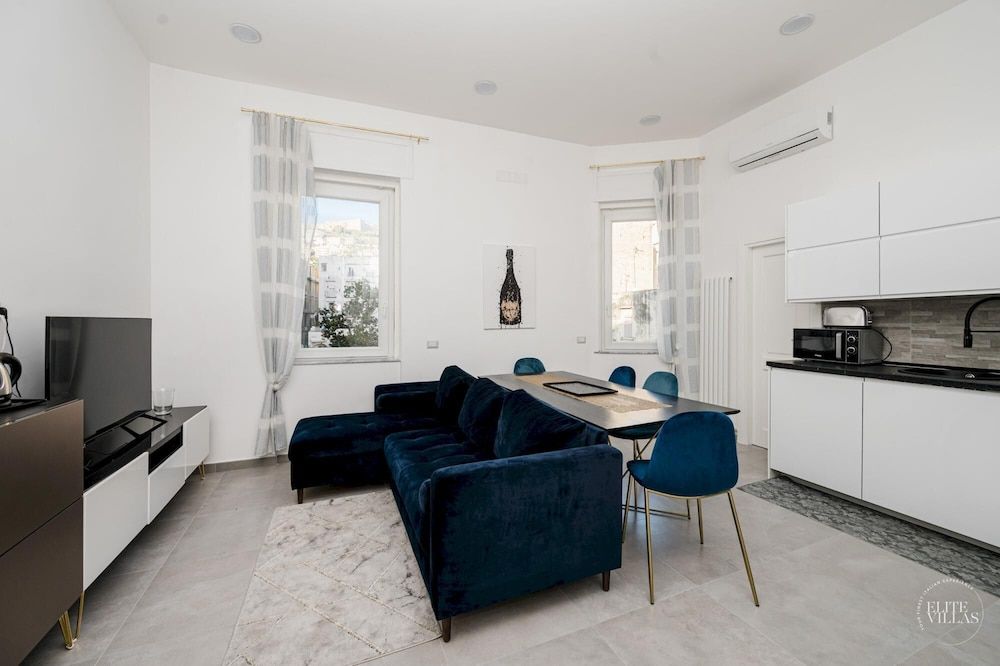 undefined Poerio 98 Luxury Apartment 6