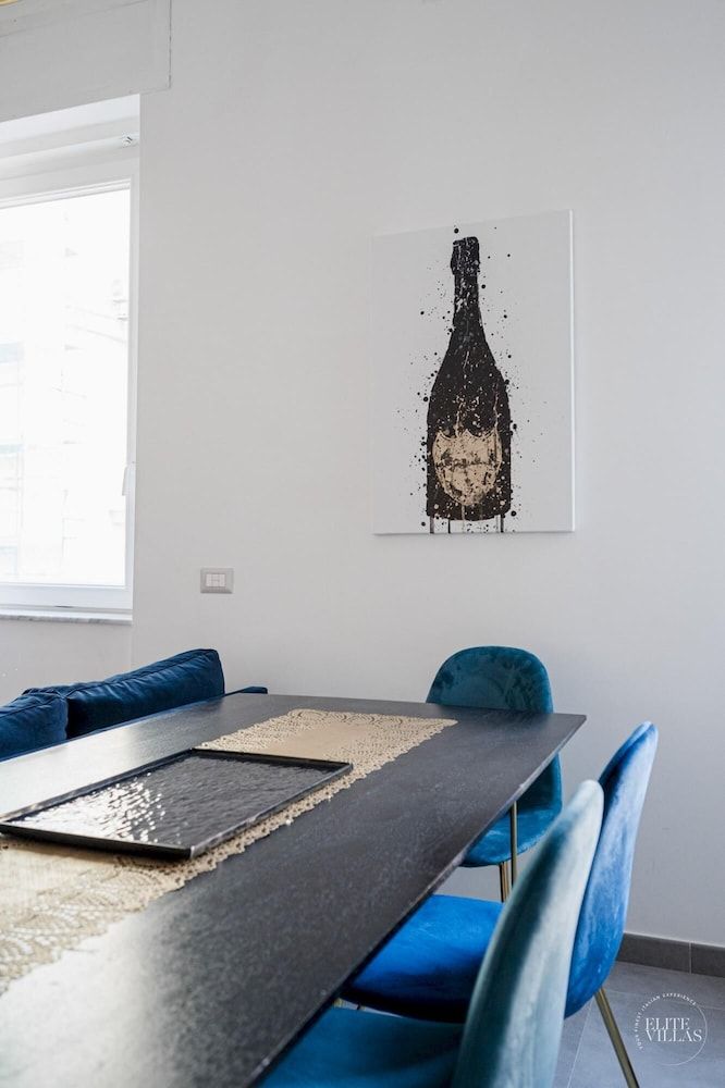 undefined Poerio 98 Luxury Apartment 4