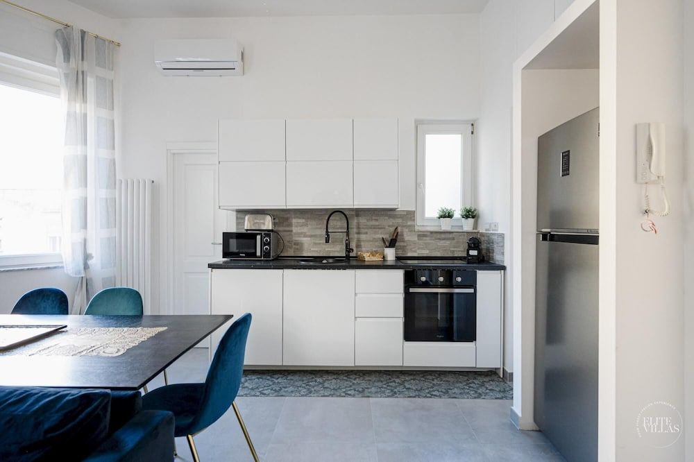 undefined Poerio 98 Luxury Apartment 10