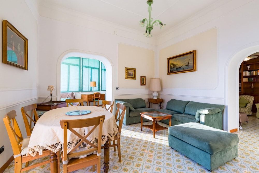 Villa Paola - Hidden Panoramic Garden and Terraces Apartment 35