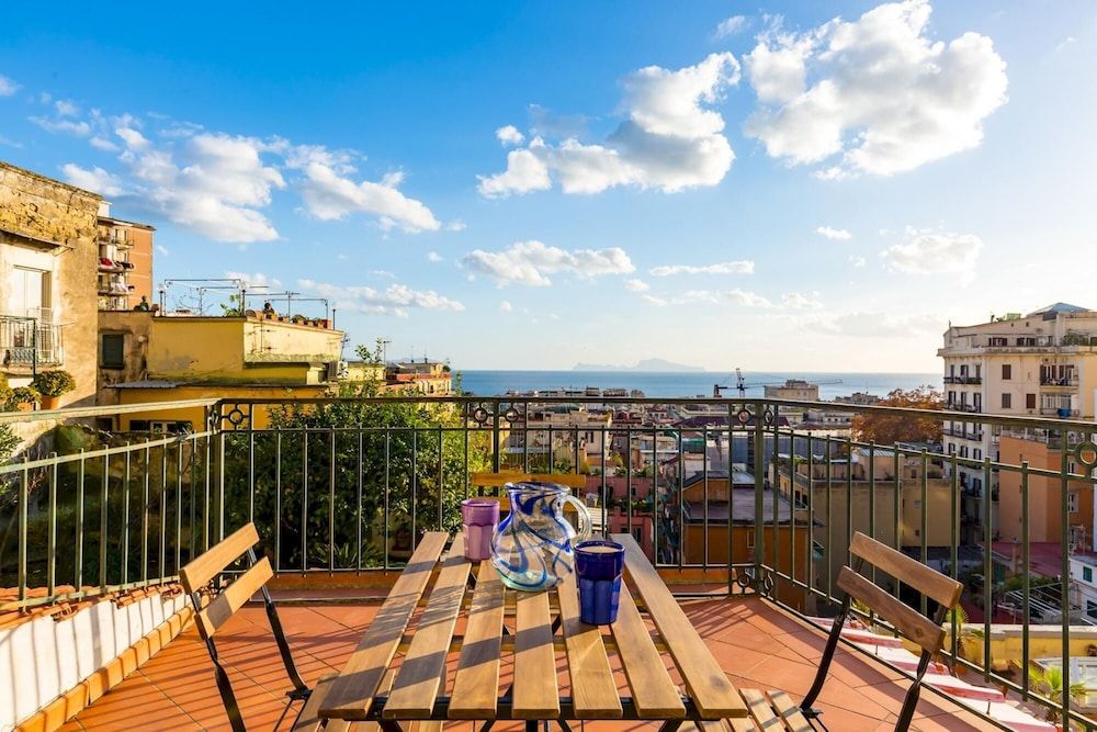 Villa Paola - Hidden Panoramic Garden and Terraces Apartment 11