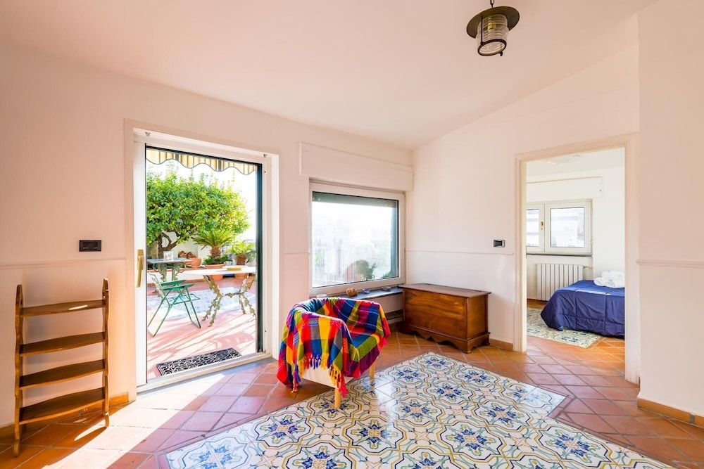 Villa Paola - Hidden Panoramic Garden and Terraces Apartment 9