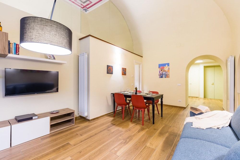 Apartment in the Heart of Nightlife by Wonderful Italy Apartment 24