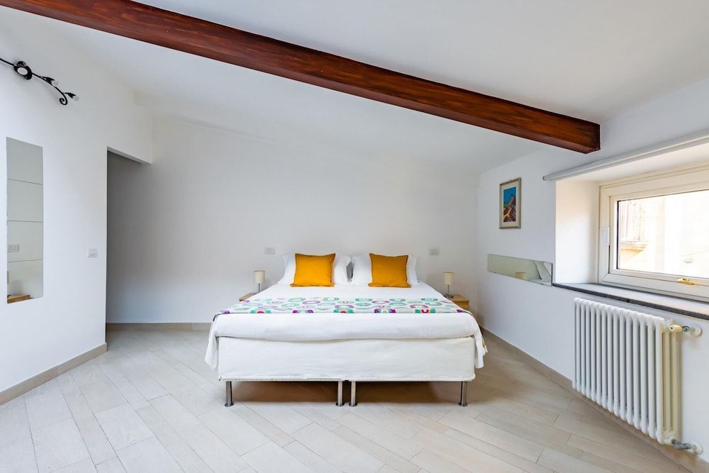 undefined Apartment With Balcony in Palazzo Diaz by Wonderful Italy 9