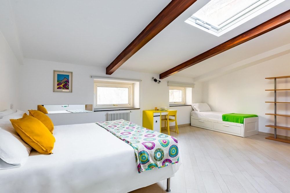 undefined Apartment With Balcony in Palazzo Diaz by Wonderful Italy 10