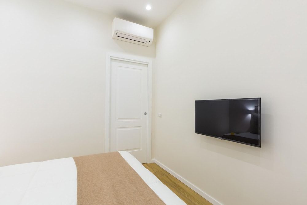 Family Style House in Naples by Wonderful Italy Apartment 11