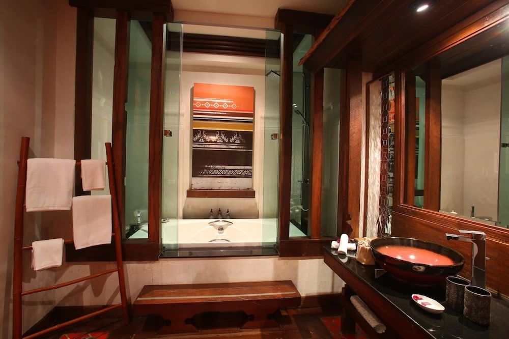 Sibsan Luxury Hotel Rimping Executive Suite 13