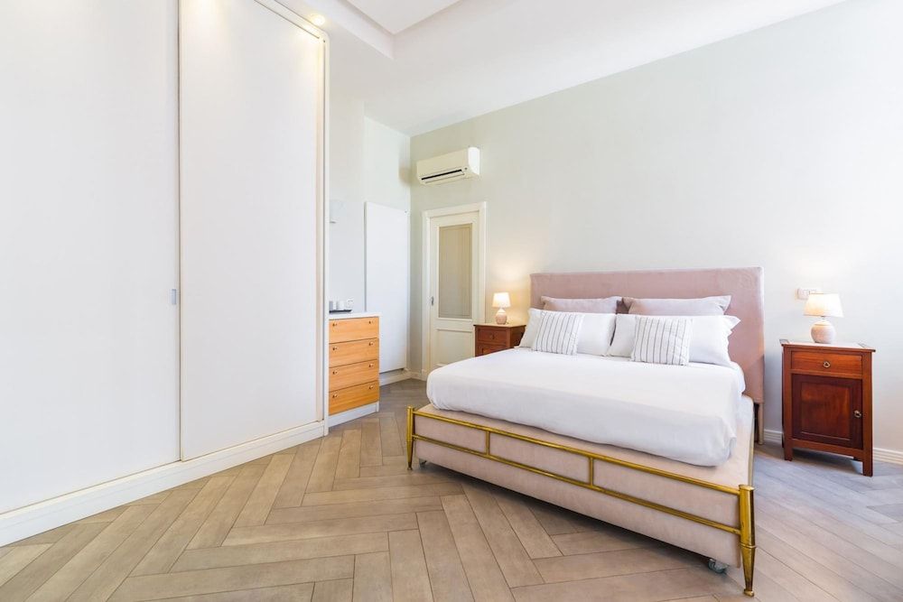 Elegante Appartamento a Piazza dei Martiri by Wonderful Italy Apartment 6