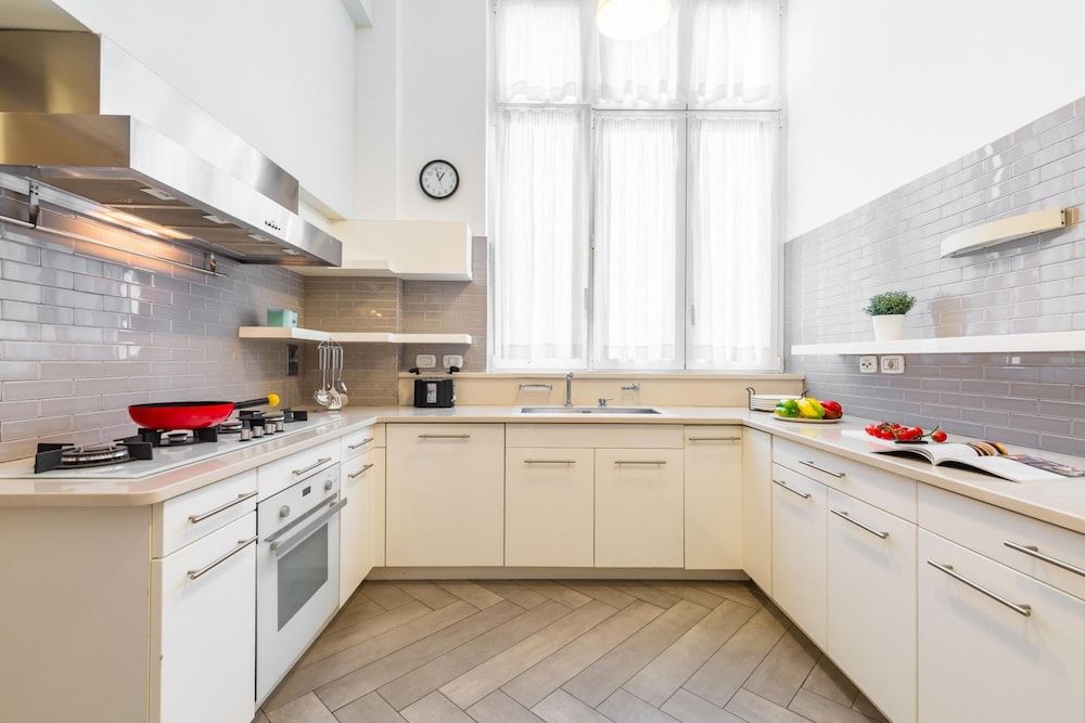 undefined Elegante Appartamento a Piazza dei Martiri by Wonderful Italy 7