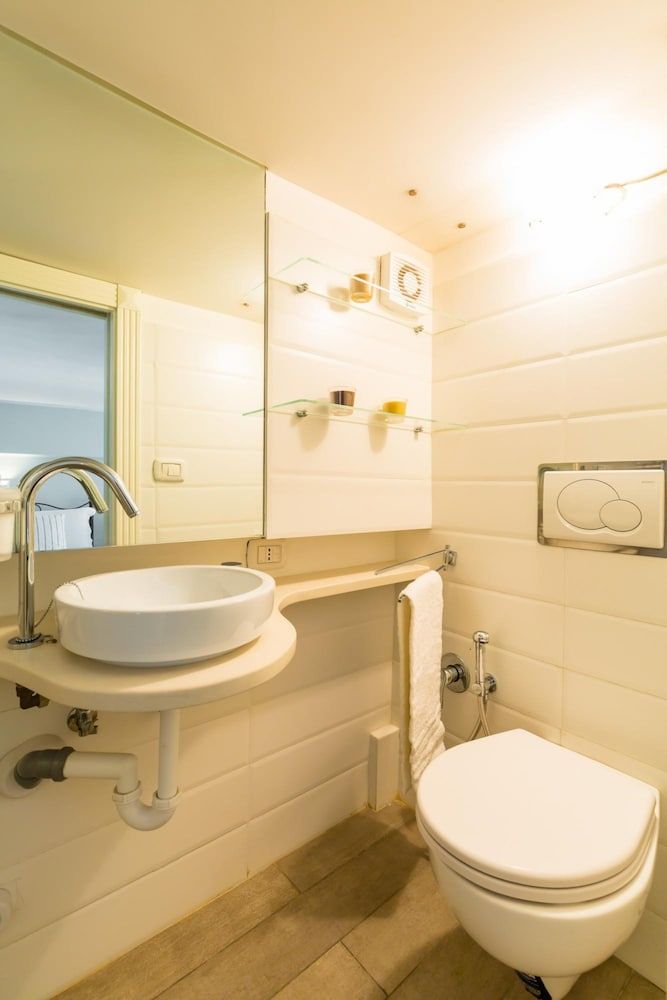 Elegante Appartamento a Piazza dei Martiri by Wonderful Italy Apartment 15