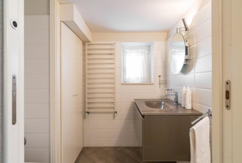 Elegante Appartamento a Piazza dei Martiri by Wonderful Italy Apartment 12