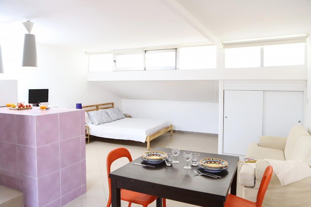 undefined Appartamento con Terrazzo a Piazza Dante by Wonderful Italy 2