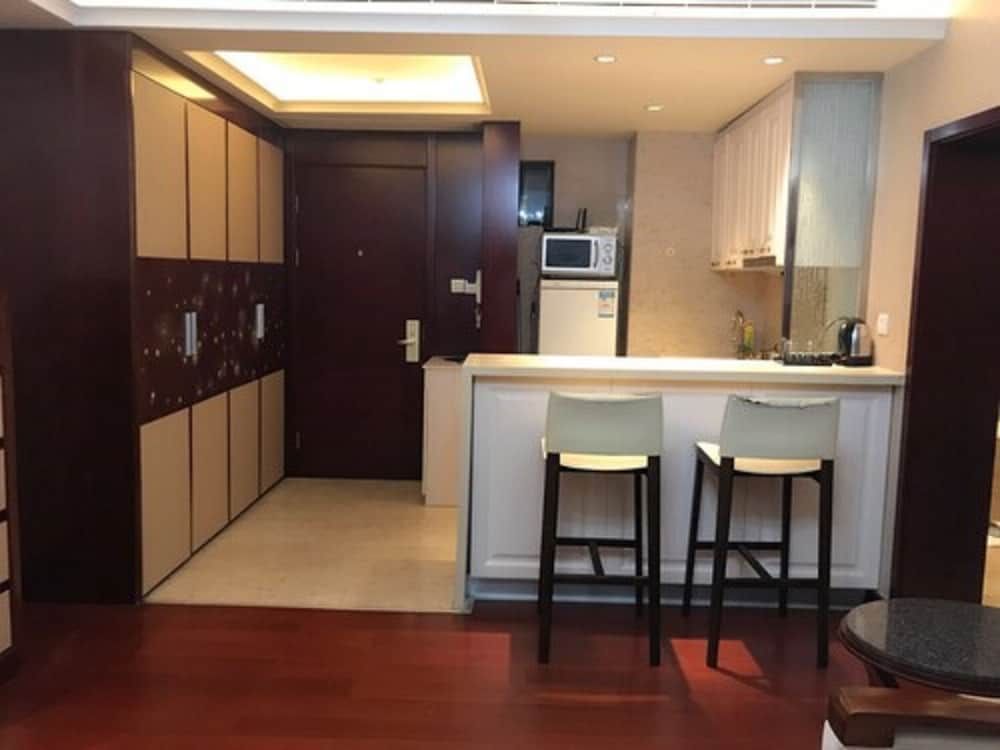 undefined Jing'an Ziyuan Apartment 10