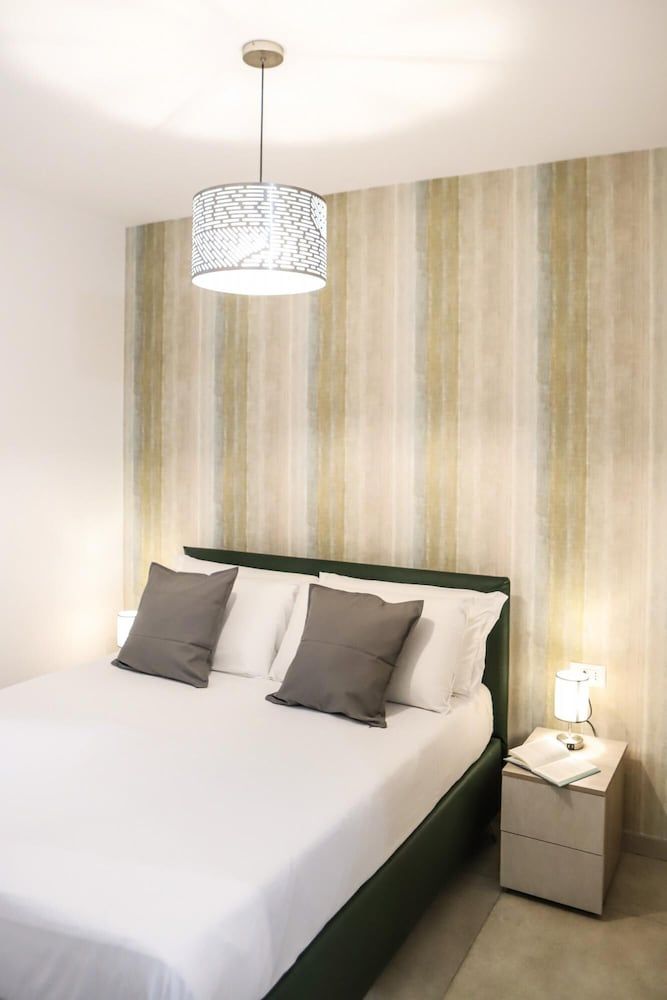 undefined Mira Naples Apartment I Triple 10
