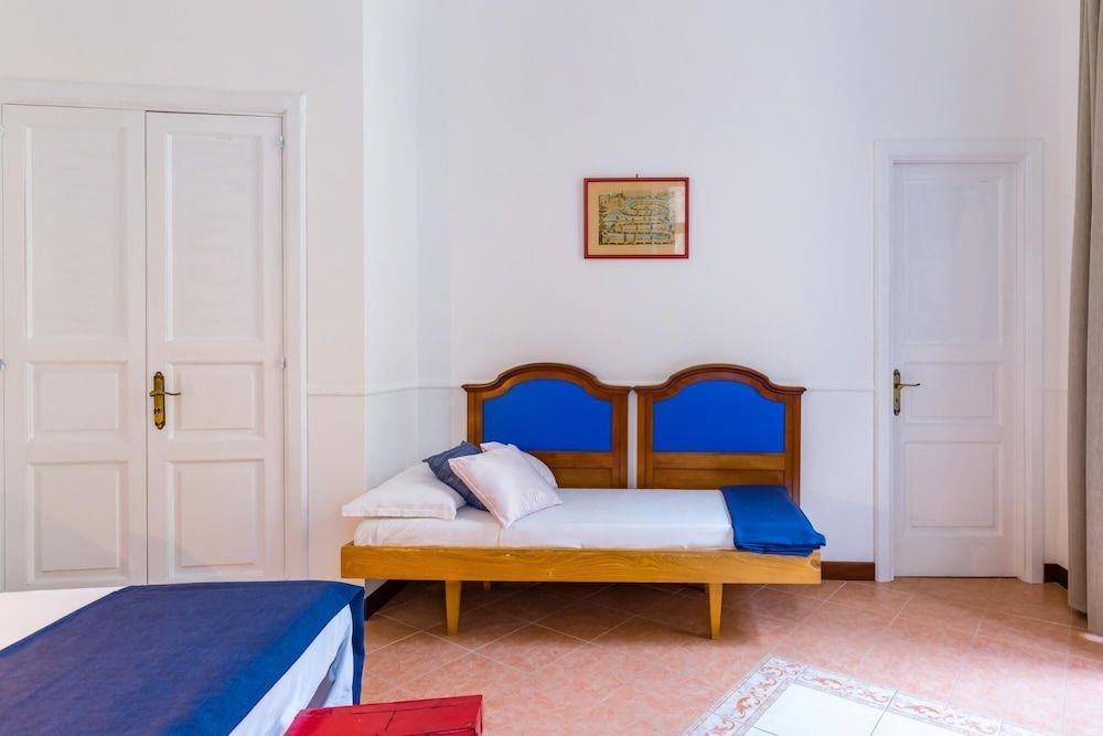 undefined In the Heart of Quartieri Spagnoli 4