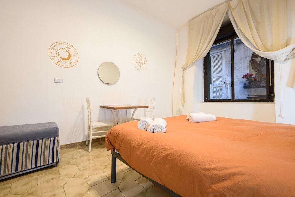 undefined Via San Giovanni in Porta 34