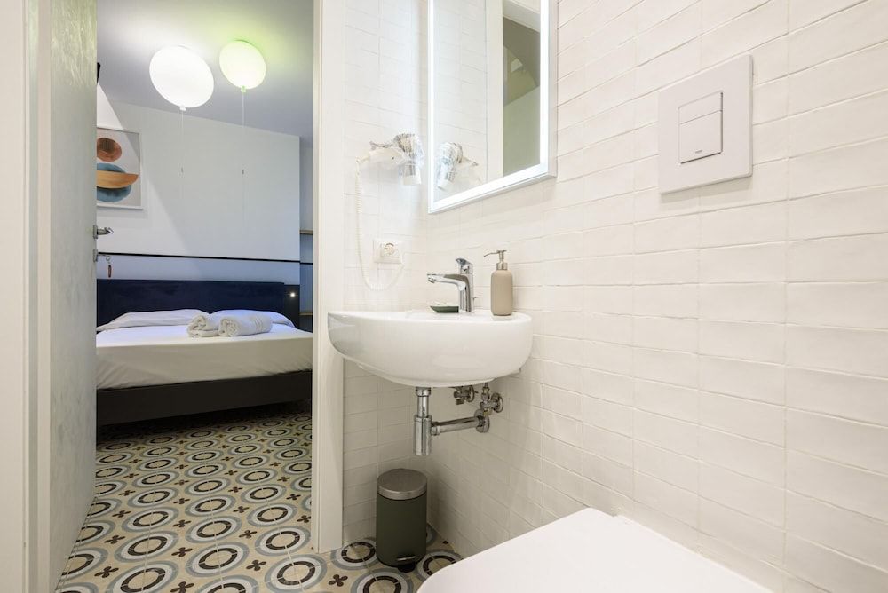 Maria Theresa Rooms Garden Apartment 24