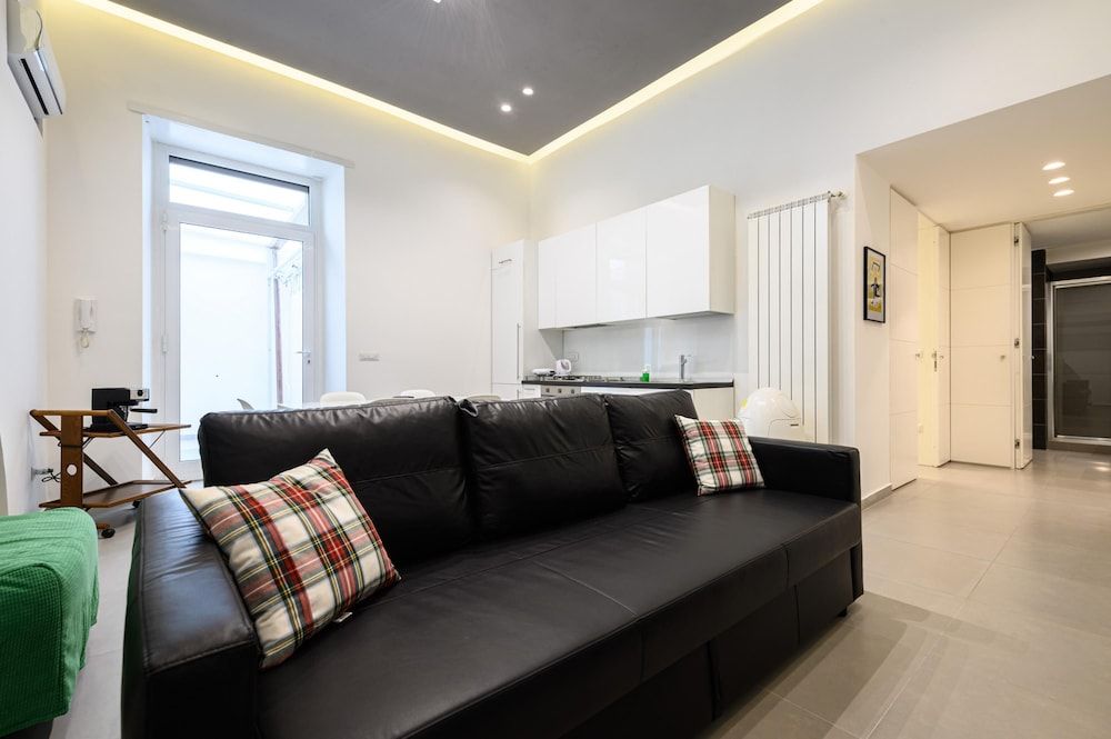 Via Morghen 63 in Napoli Apartment 11