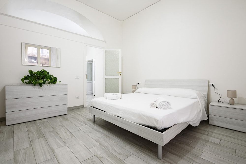 undefined Vico Mastellone in Napoli 10