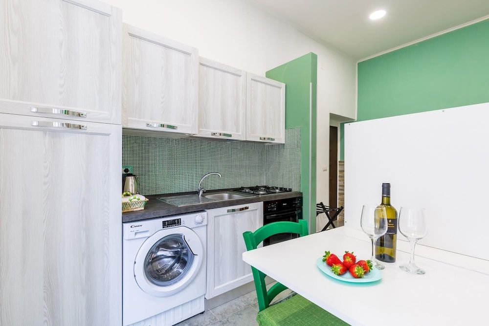 undefined Studios 1 in Napoli With 1 Bathrooms 2