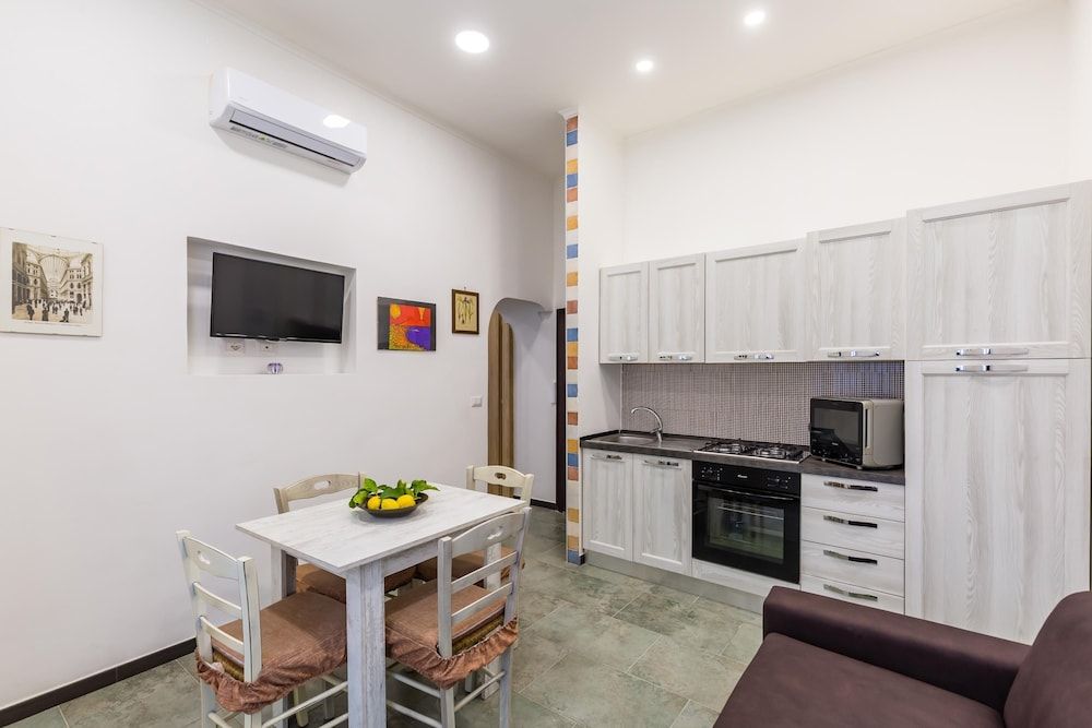 undefined Apartment 2 in Napoli 3
