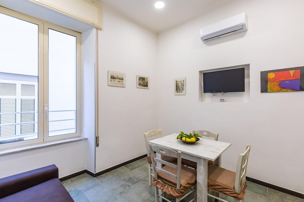 undefined Apartment 2 in Napoli 9