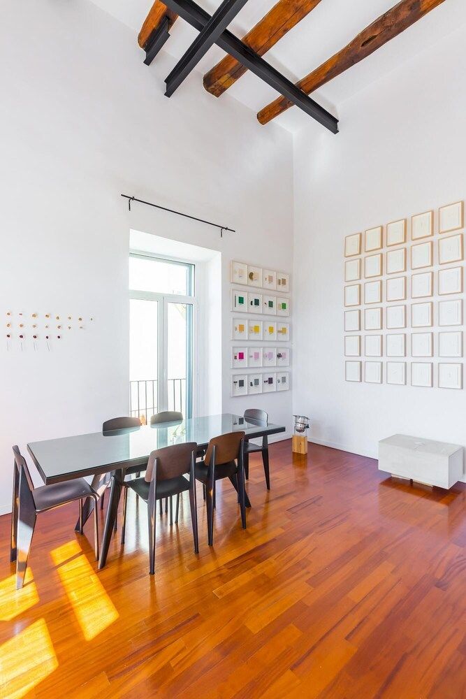 undefined Contemporary Art House With a View 10