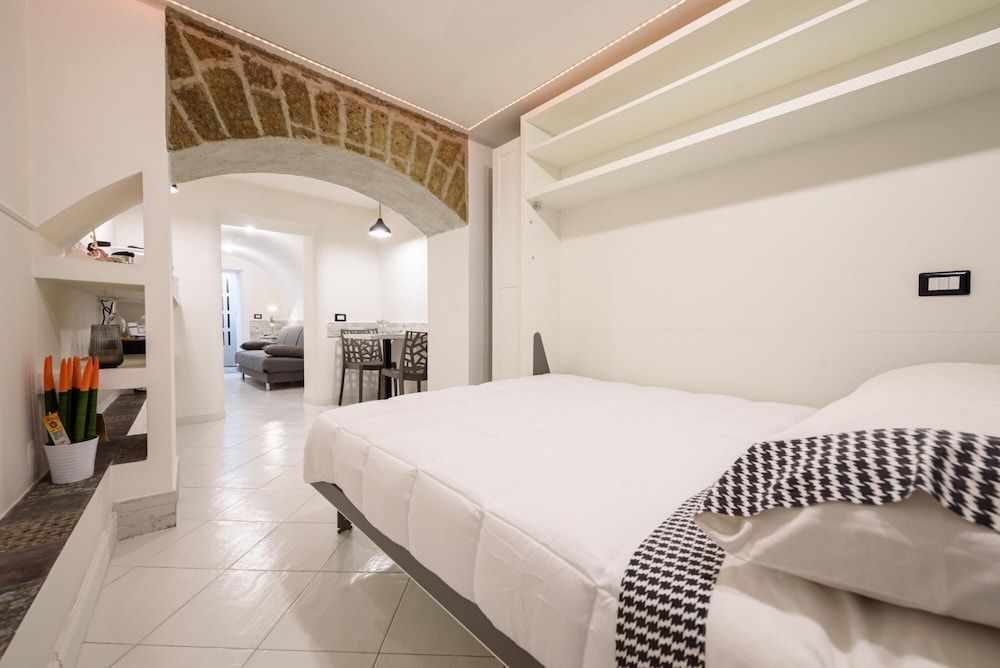 undefined Via Bellini 44 in Naples 2